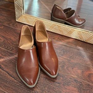 Universal Thread Ankle bootie